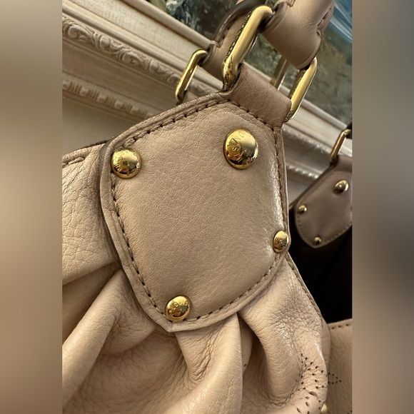 Louis Vuitton Monogram Mahina Hobo beige - Picture 9 of 16